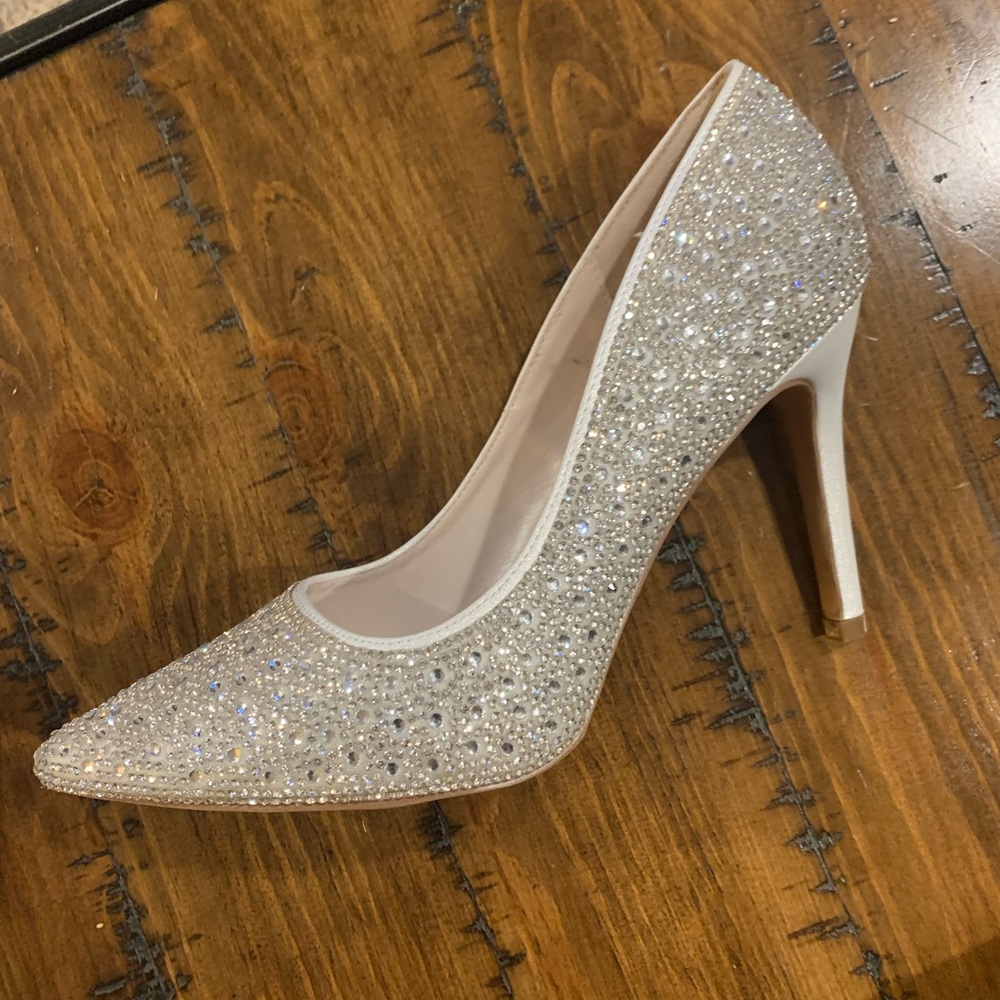 GALINA Signature crystal pointed toe heels